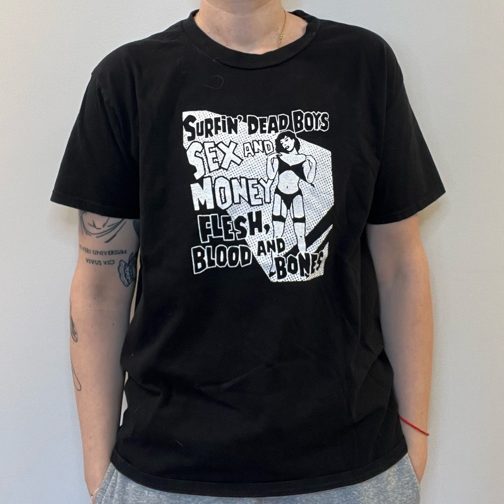 Men’s size medium/large graphic T-shirt with the single from Surfin’ Dead Boys